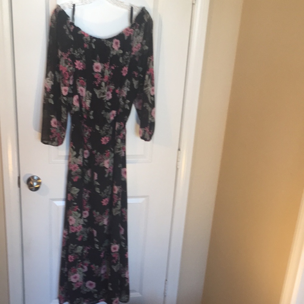 Black Floral Nine West Off-Shoulder Dress